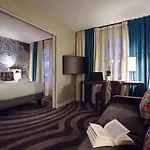 Mercure Tour Eiffel Grenelle Hotel 4*