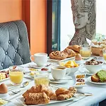 Mercure Tour Eiffel Grenelle Hotel 4*