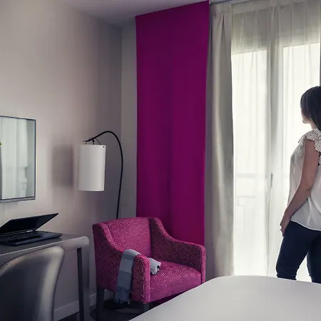 Mercure Tour Eiffel Grenelle Hotel 4*