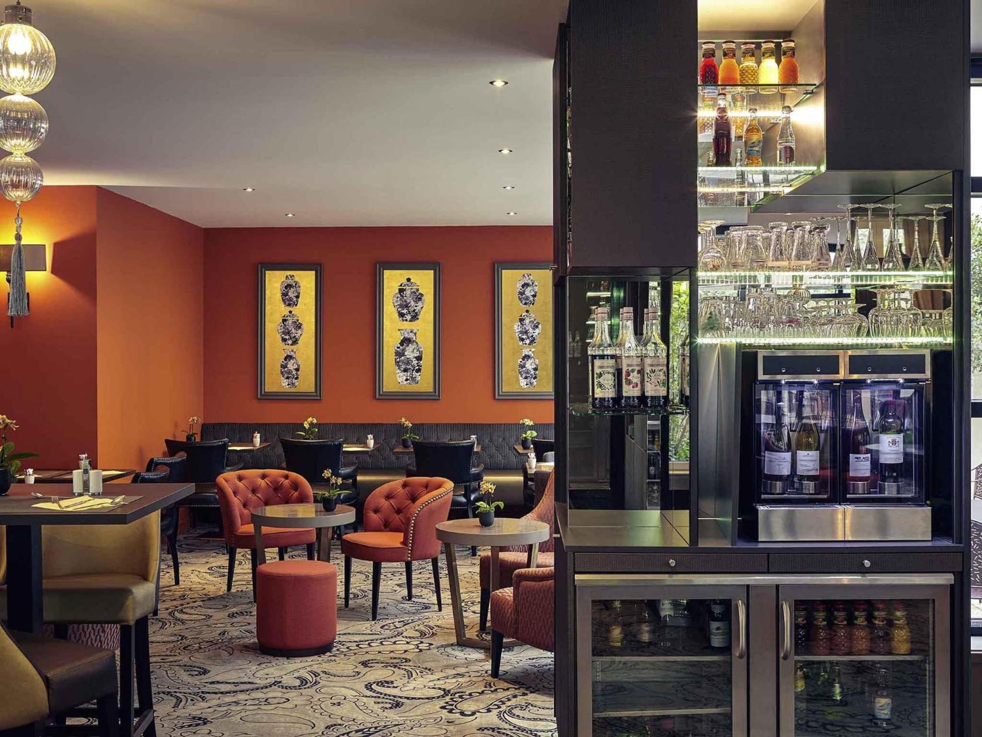 Hotel Mercure Tour Eiffel Grenelle 4*