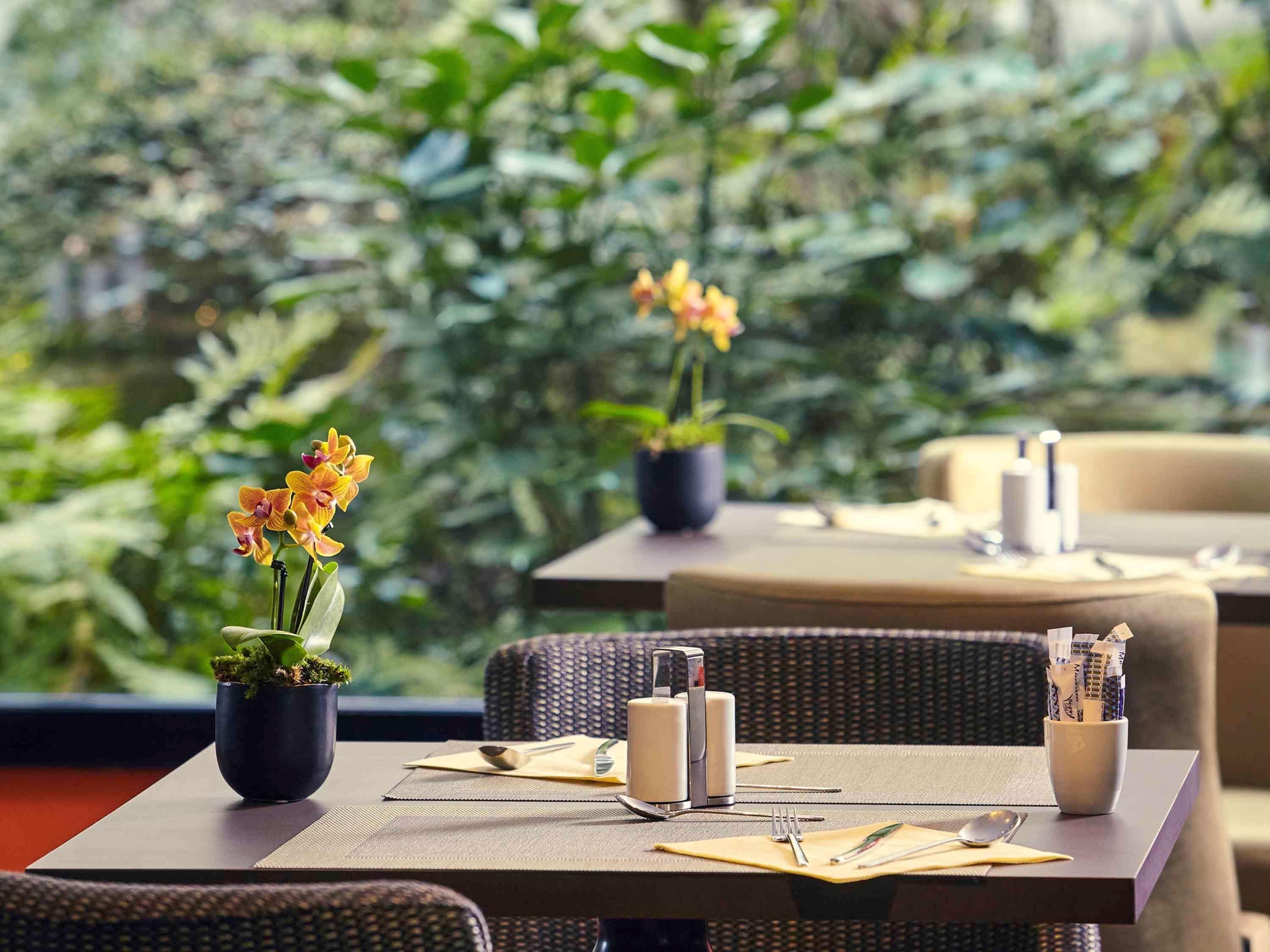 Mercure Tour Eiffel Grenelle Hotel 4*