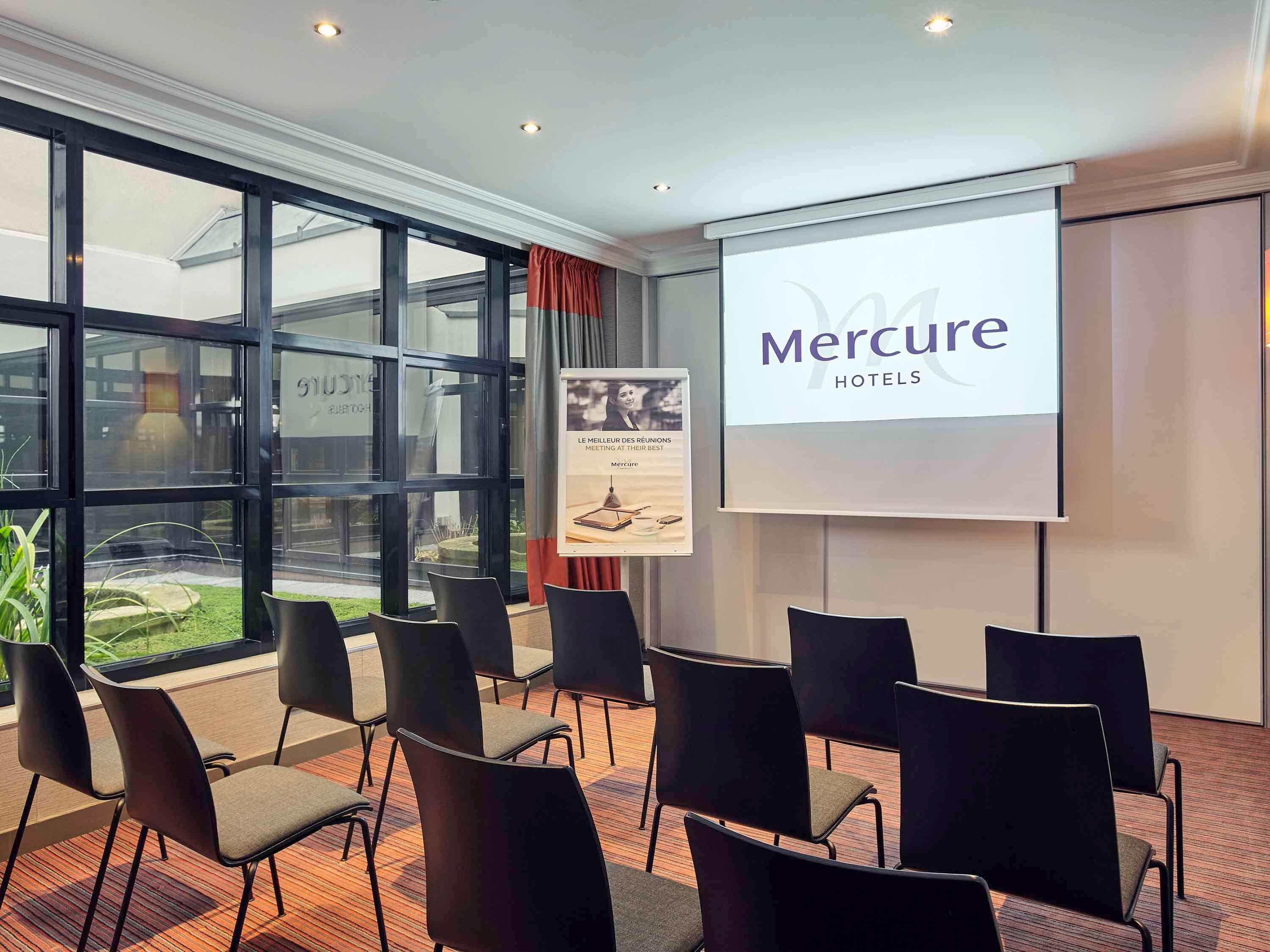 Mercure Tour Eiffel Grenelle Hotel 4*