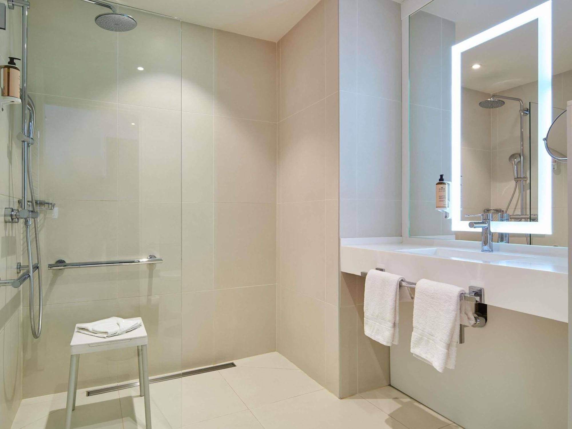 Mercure Tour Eiffel Grenelle 4*