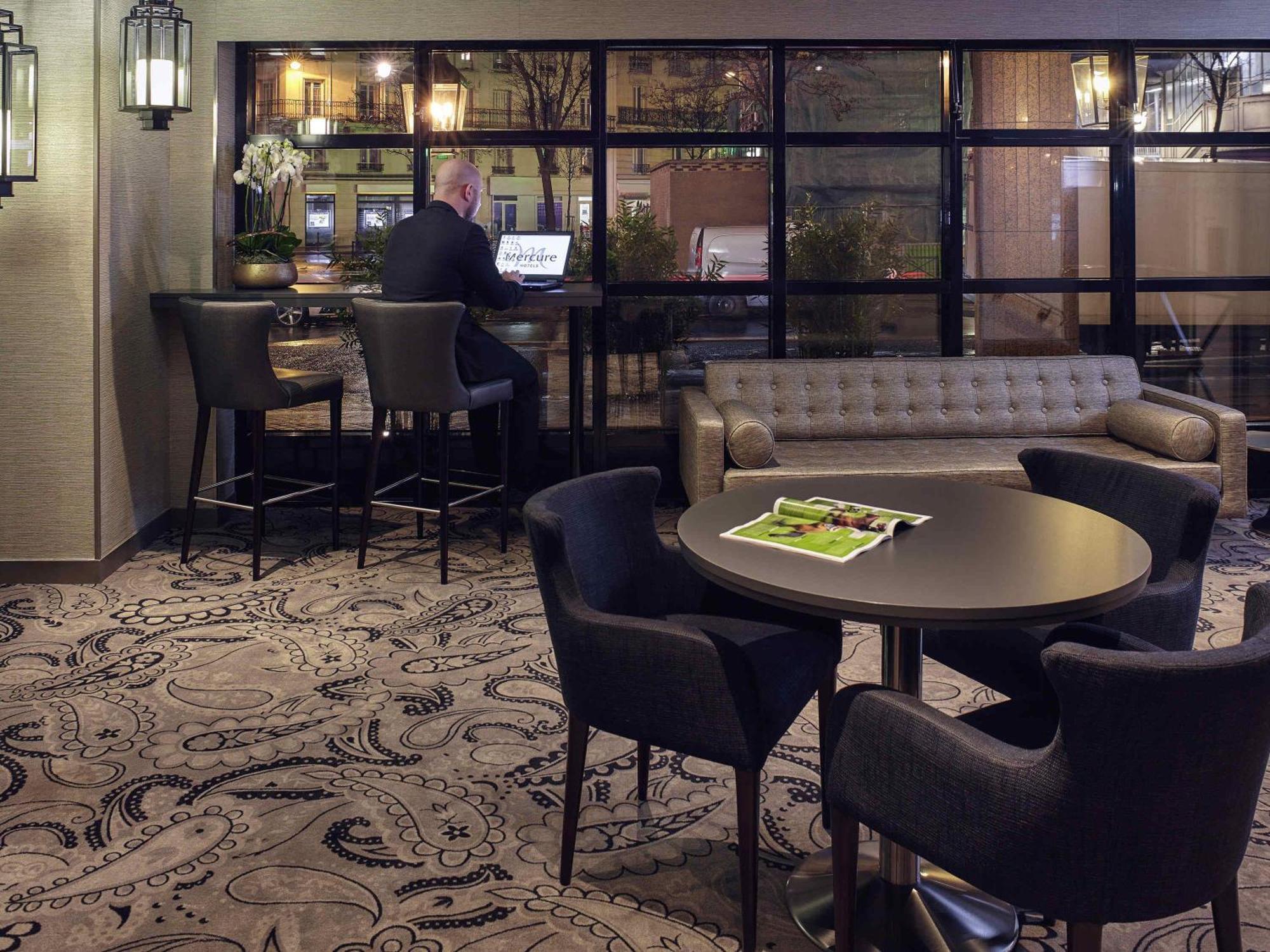 Mercure Tour Eiffel Grenelle Hotel 4*